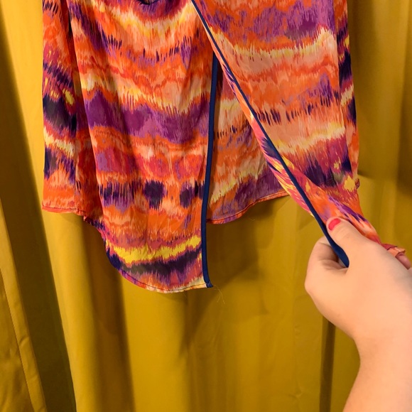 Funky Print Wrap Back Cut Out Flowing Tank - Picture 5 of 6